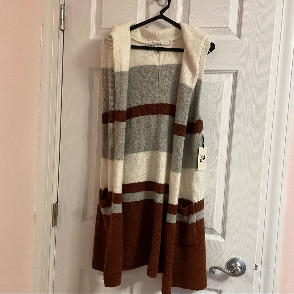 Sleeveless Cardigan
